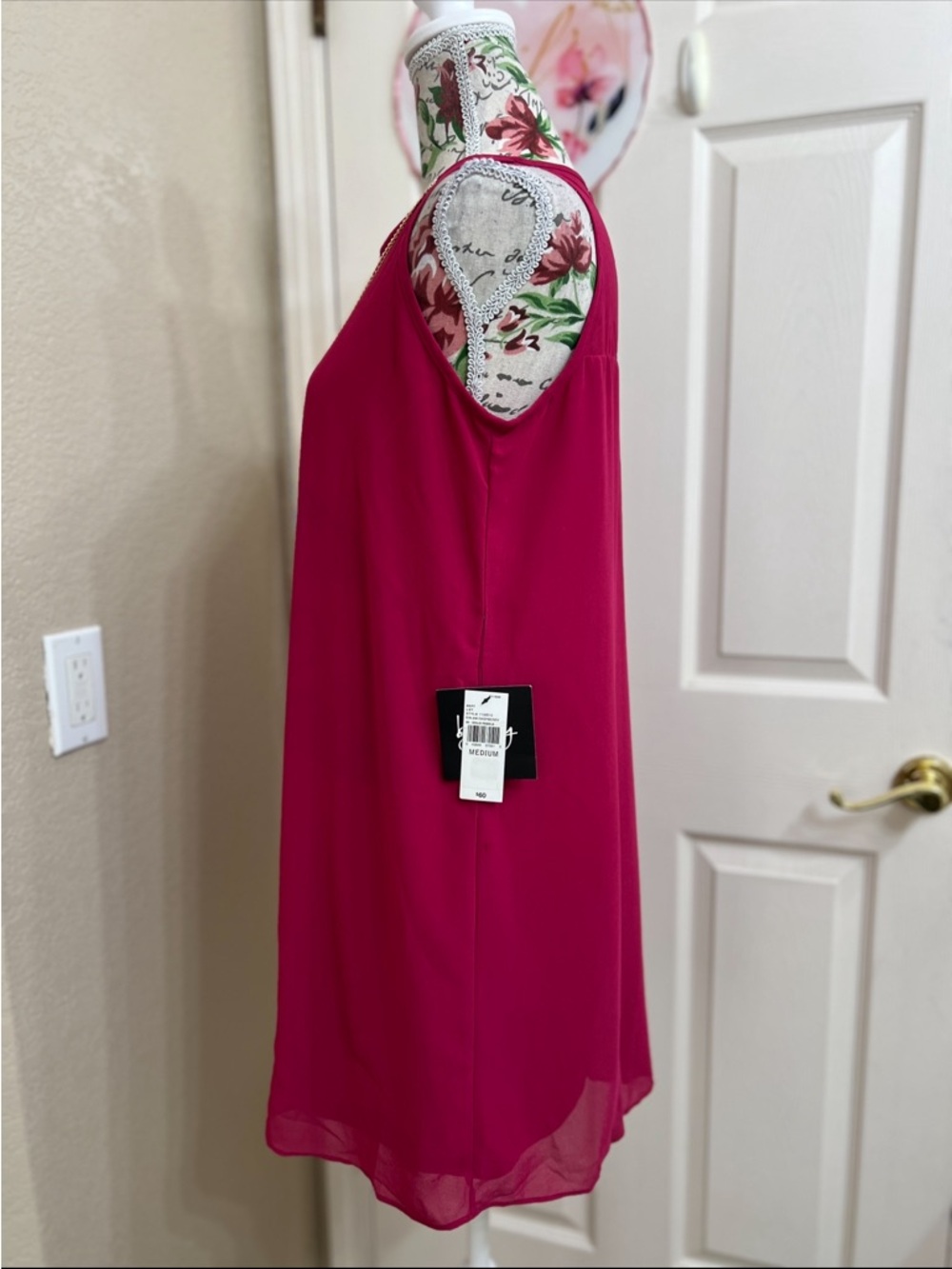 by & by Magenta Sleeveless Shift Top - Picture 4 of 7